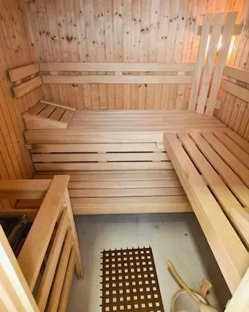 Апартаменты Edles In Architektenvilla Mit Grossem Pool, Sauna, Dachterrasse Und Malerischem Garten Патаяш