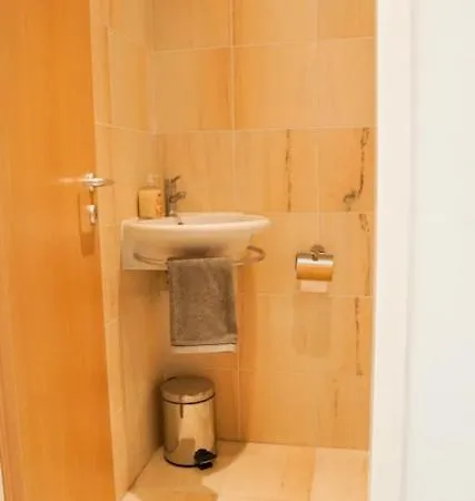 Edles In Architektenvilla Mit Grossem Pool, Sauna, Dachterrasse Und Malerischem Garten Апартаменты Патаяш