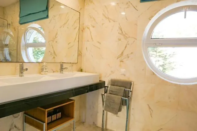 Edles In Architektenvilla Mit Grossem Pool, Sauna, Dachterrasse Und Malerischem Garten * Pataias