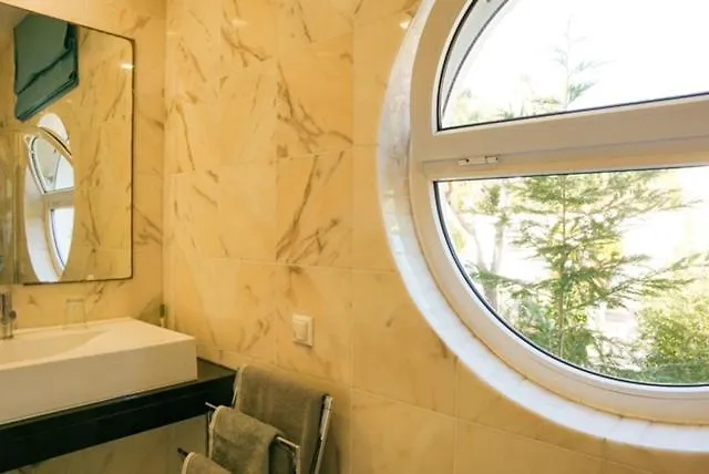 Apartament Edles In Architektenvilla Mit Grossem Pool, Sauna, Dachterrasse Und Malerischem Garten *