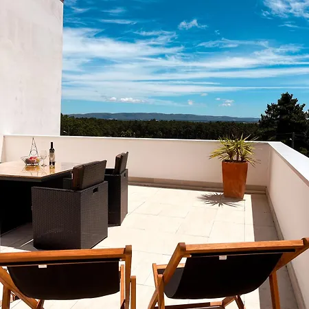 Apartmán Edles In Architektenvilla Mit Grossem Pool, Sauna, Dachterrasse Und Malerischem Garten